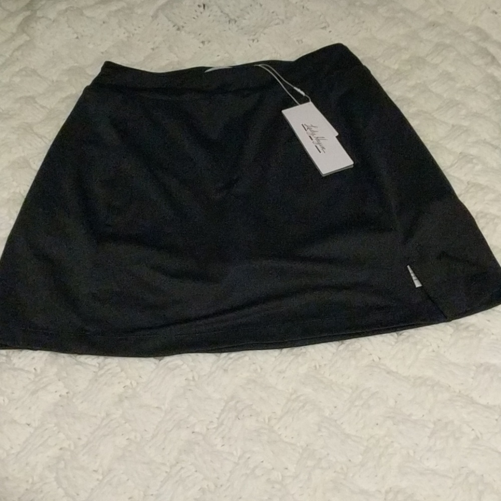 NWT Skort